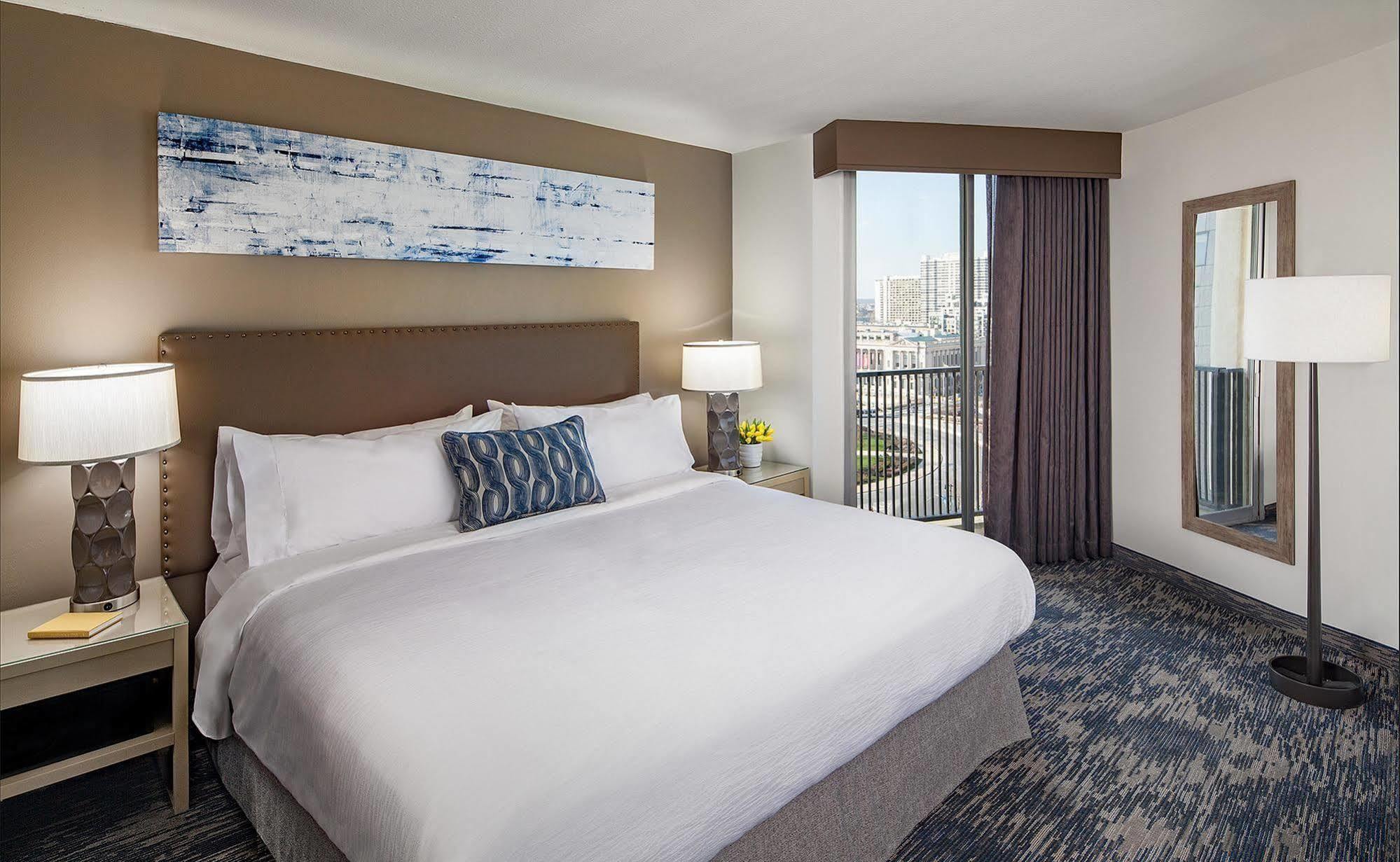 Embassy Suites Philadelphia - Center City Zewnętrze zdjęcie